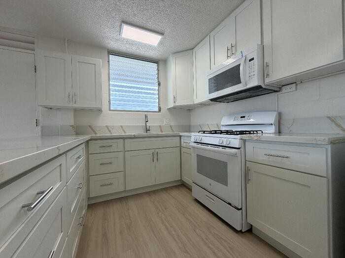 3207 Martha St #302 - Photo 5 of 5