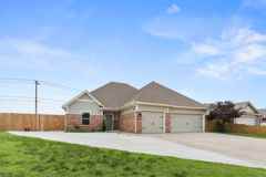 1200 Ridgeway Dr - Photo 1 of 1