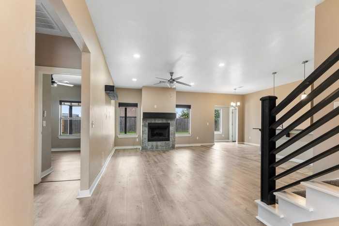 1200 Ridgeway Dr - Photo 7 of 27