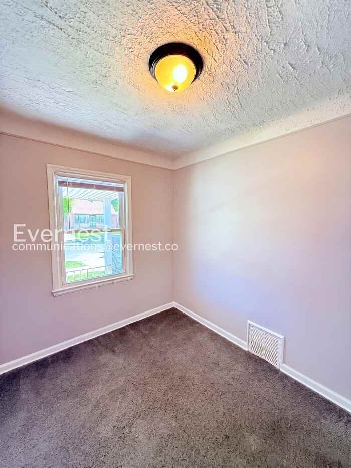 7411 Stout St - Photo 6 of 38