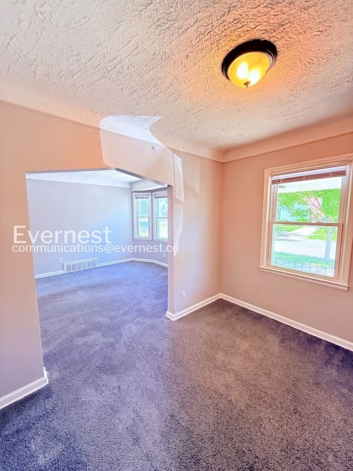 7411 Stout St - Photo 7 of 38