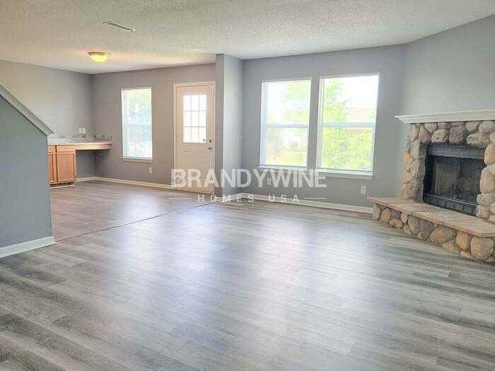 10756 Glenayr Dr - Photo 3 of 18
