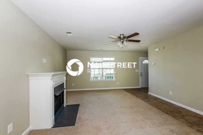 2607 Reid Park Ln - Photo 4 of 17