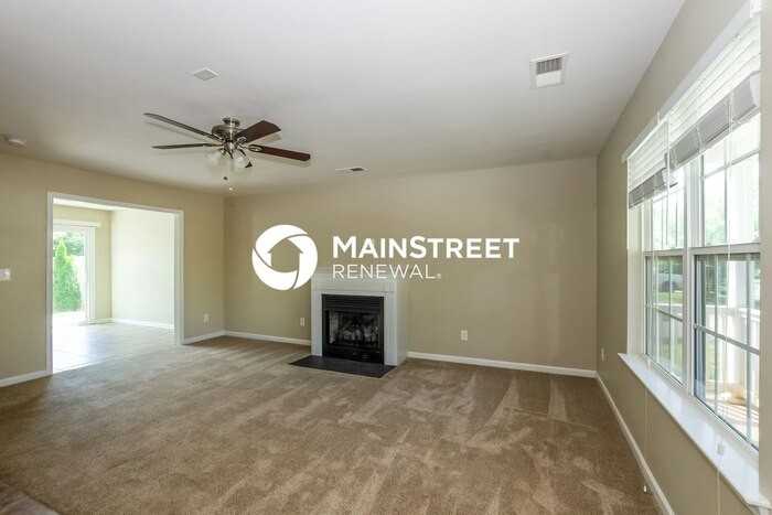 2607 Reid Park Ln - Photo 5 of 17