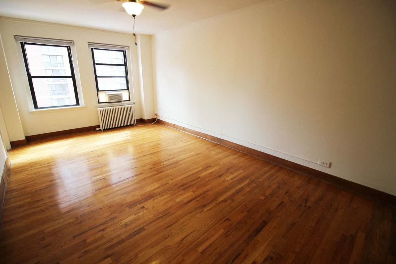 West Elm St. & State St #1603 - Photo 3 of 10
