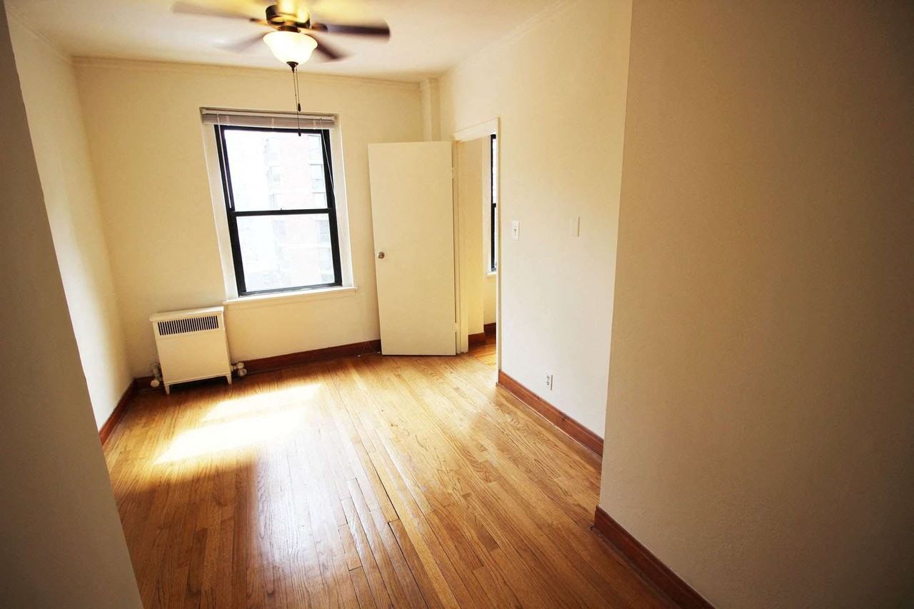 West Elm St. & State St #1603 - Photo 6 of 10