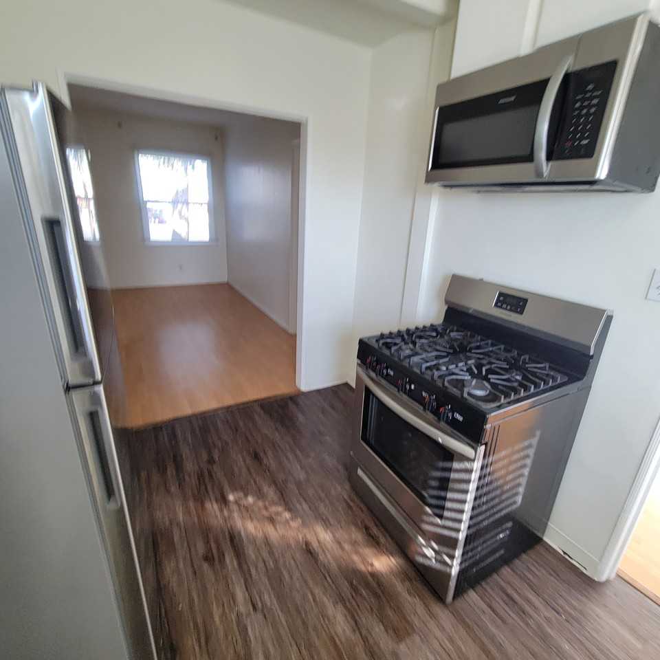5940 Melrose Ave #5 - Photo 2 of 8