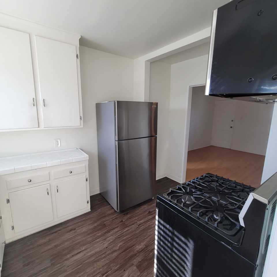 5940 Melrose Ave #5 - Photo 5 of 8