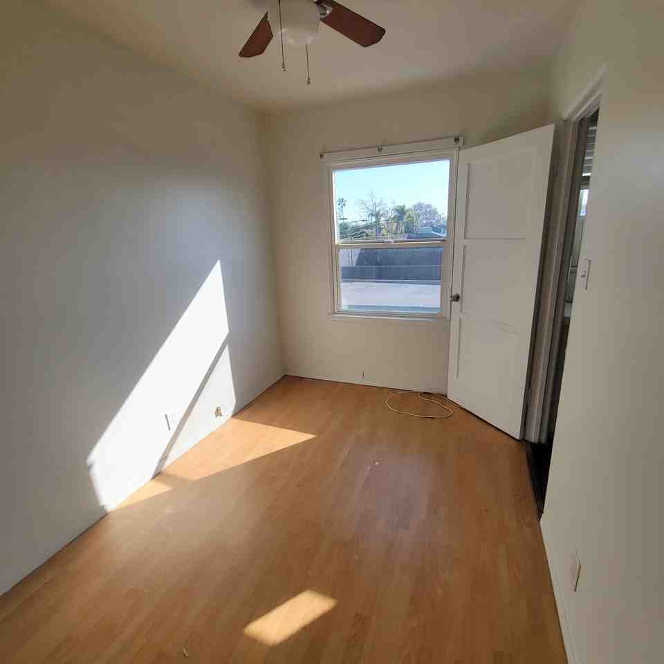 5940 Melrose Ave #5 - Photo 6 of 8