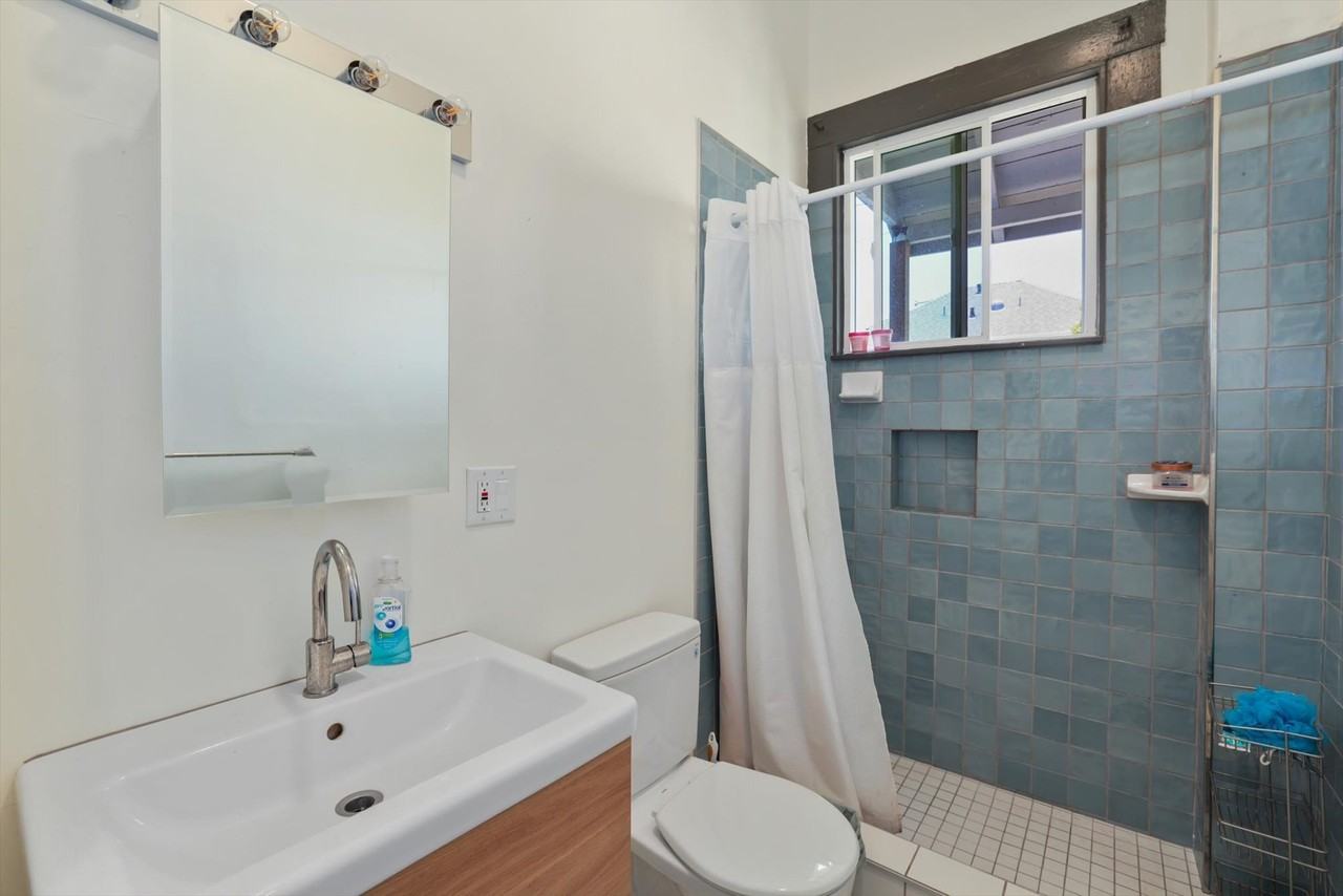 2531 Dana Street - Photo 4 of 50