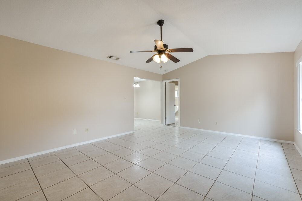 2726 Carlisle Ave - Photo 4 of 16