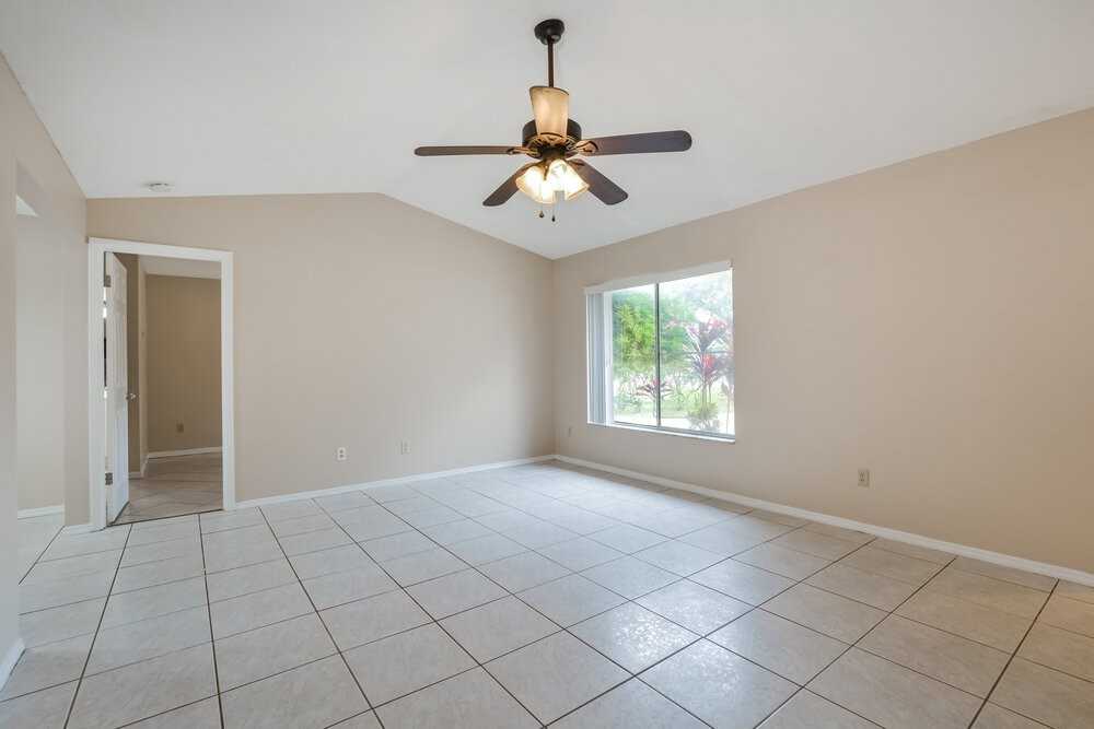 2726 Carlisle Ave - Photo 5 of 16