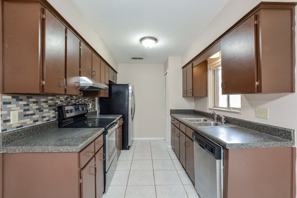 2726 Carlisle Ave - Photo 7 of 16