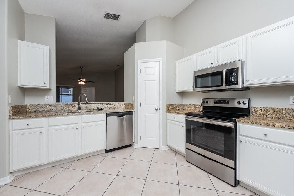 2125 Fennell St - Photo 7 of 16