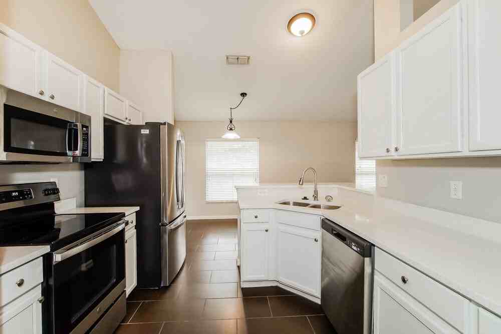 605 Cherry Laurel St - Photo 7 of 16