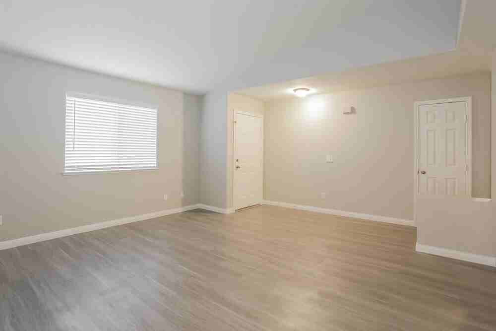 7332 Backstretch Ave - Photo 4 of 15