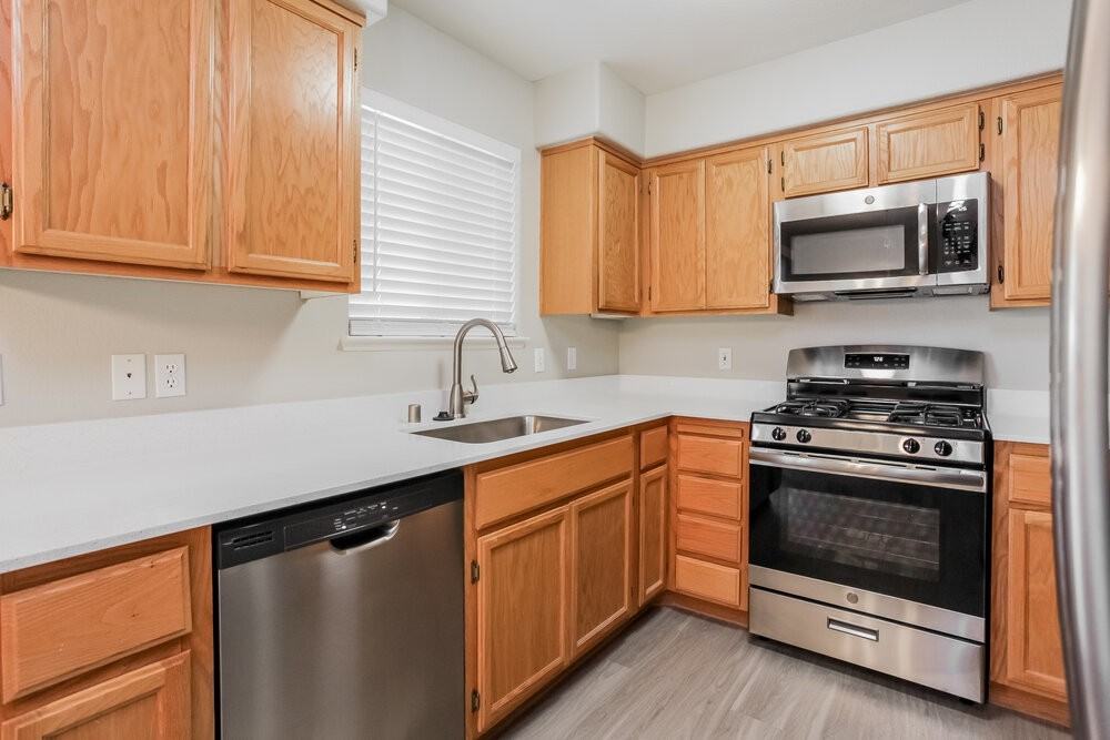 7332 Backstretch Ave - Photo 6 of 15