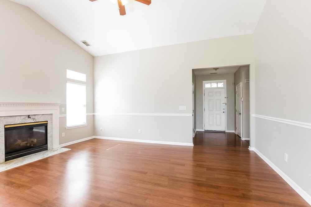 12805 Beddingfield Dr - Photo 4 of 16