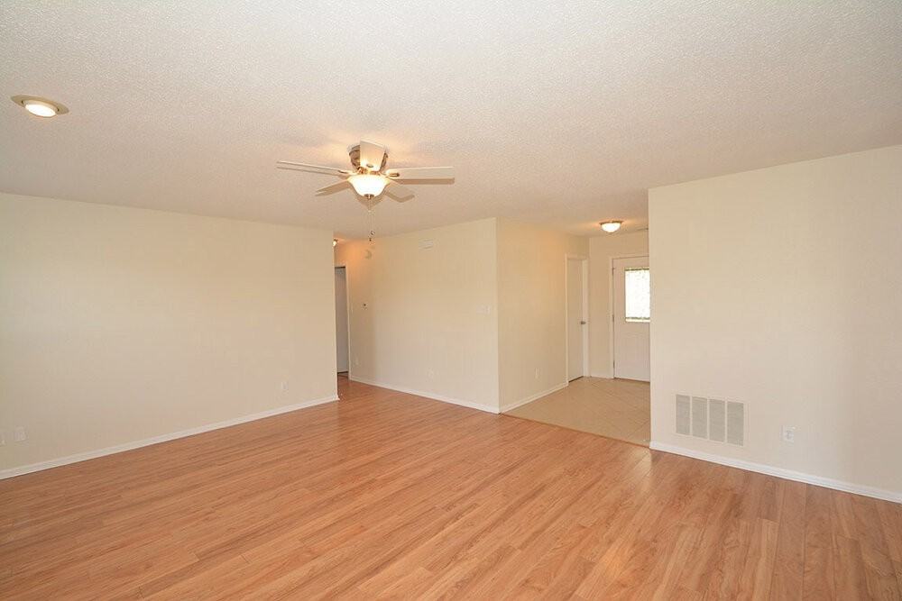 7394 Tassel Ct - Photo 4 of 27