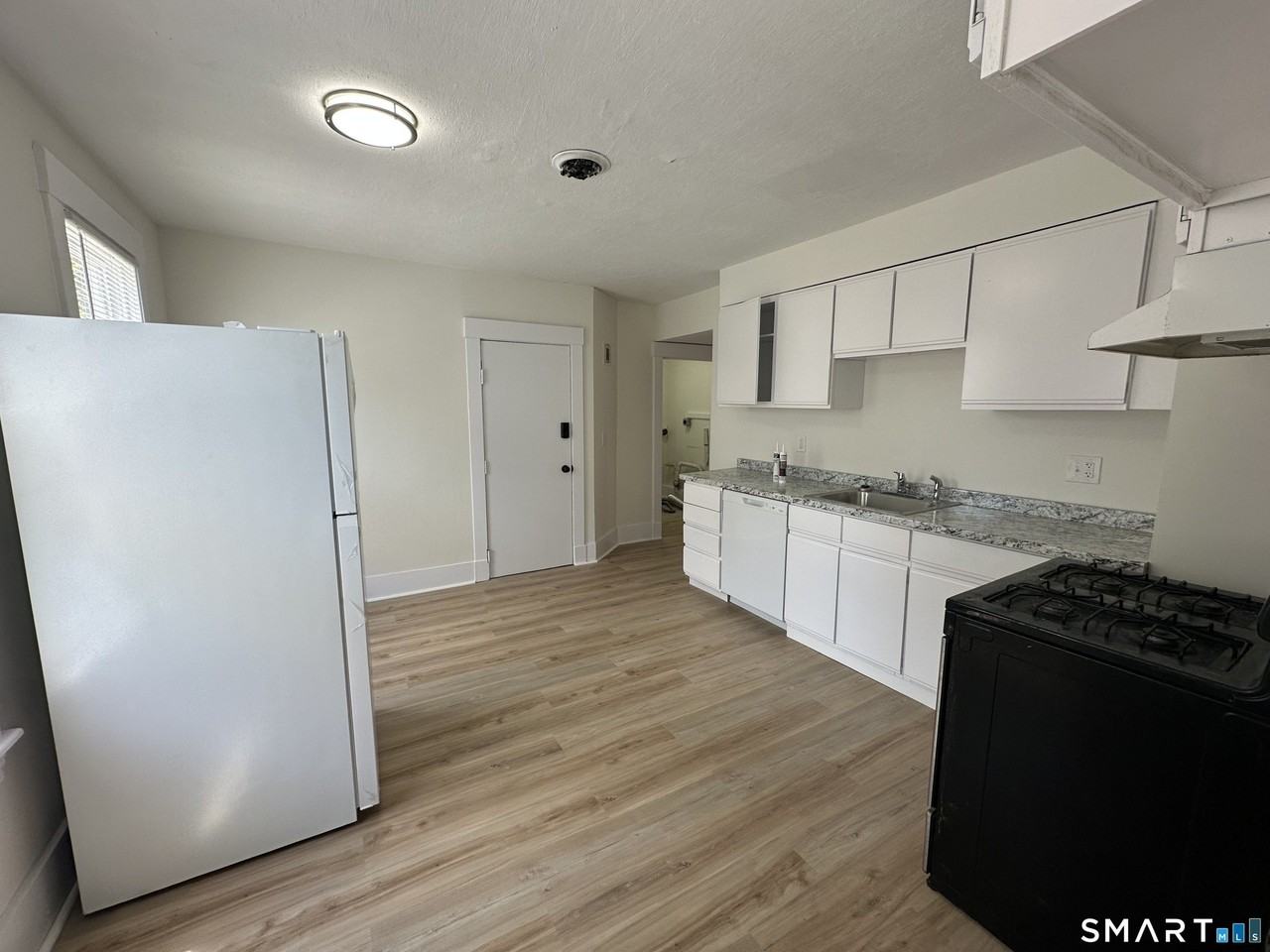101 Riverview Ave #2 - Photo 3 of 10