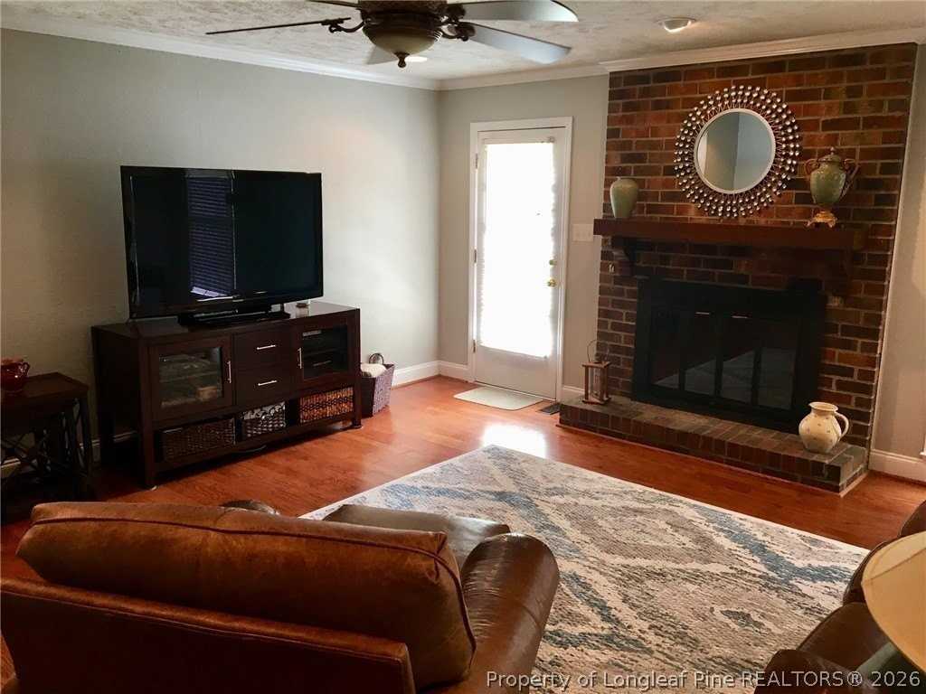 309 Thorncliff Dr - Photo 4 of 13