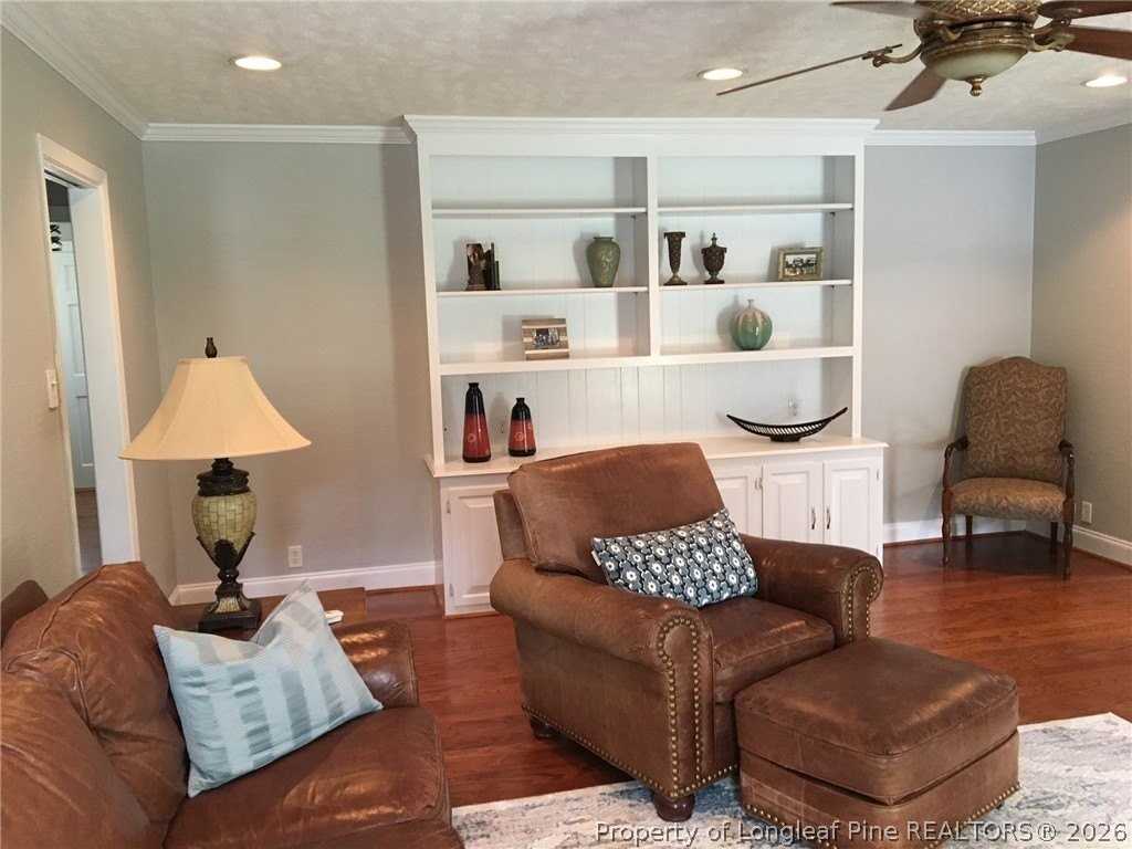 309 Thorncliff Dr - Photo 5 of 13