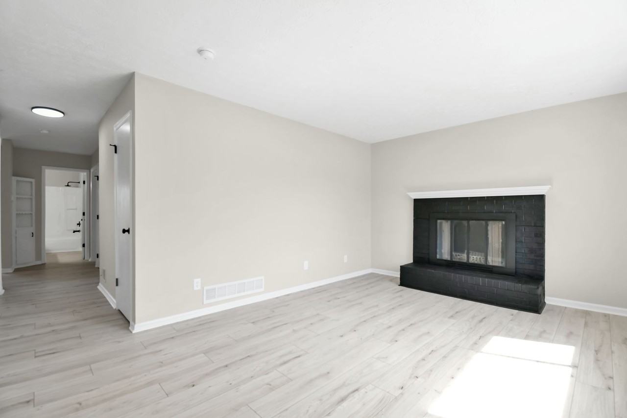 8008 Smoky Row Rd #8008 - Photo 3 of 17
