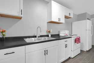 180 N Sylvan Ave #H - Photo 1 of 1