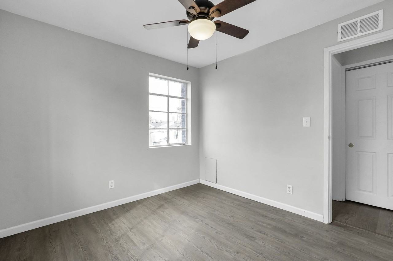 61 N 21st St #J - Photo 4 of 22