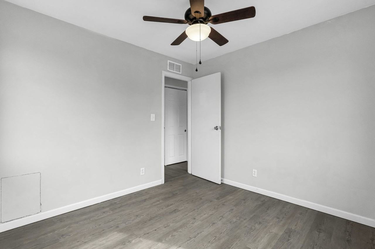 61 N 21st St #J - Photo 6 of 22