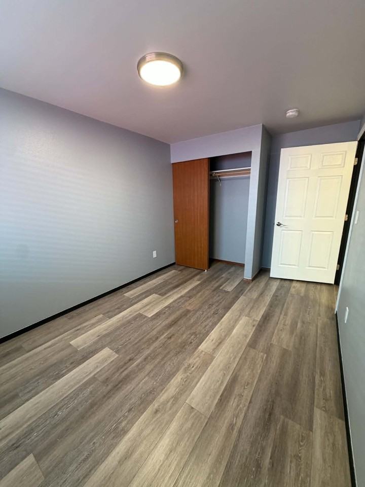 16651 Greenleaf Ave Se #1 - Photo 7 of 18