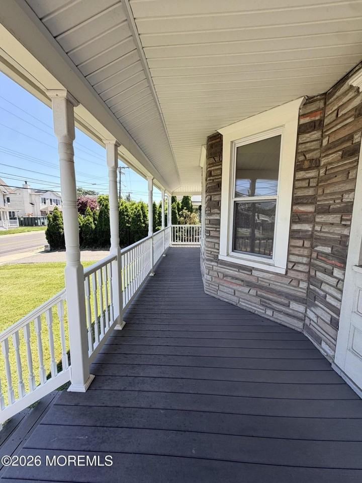 44 Norwood Ave - Photo 2 of 20