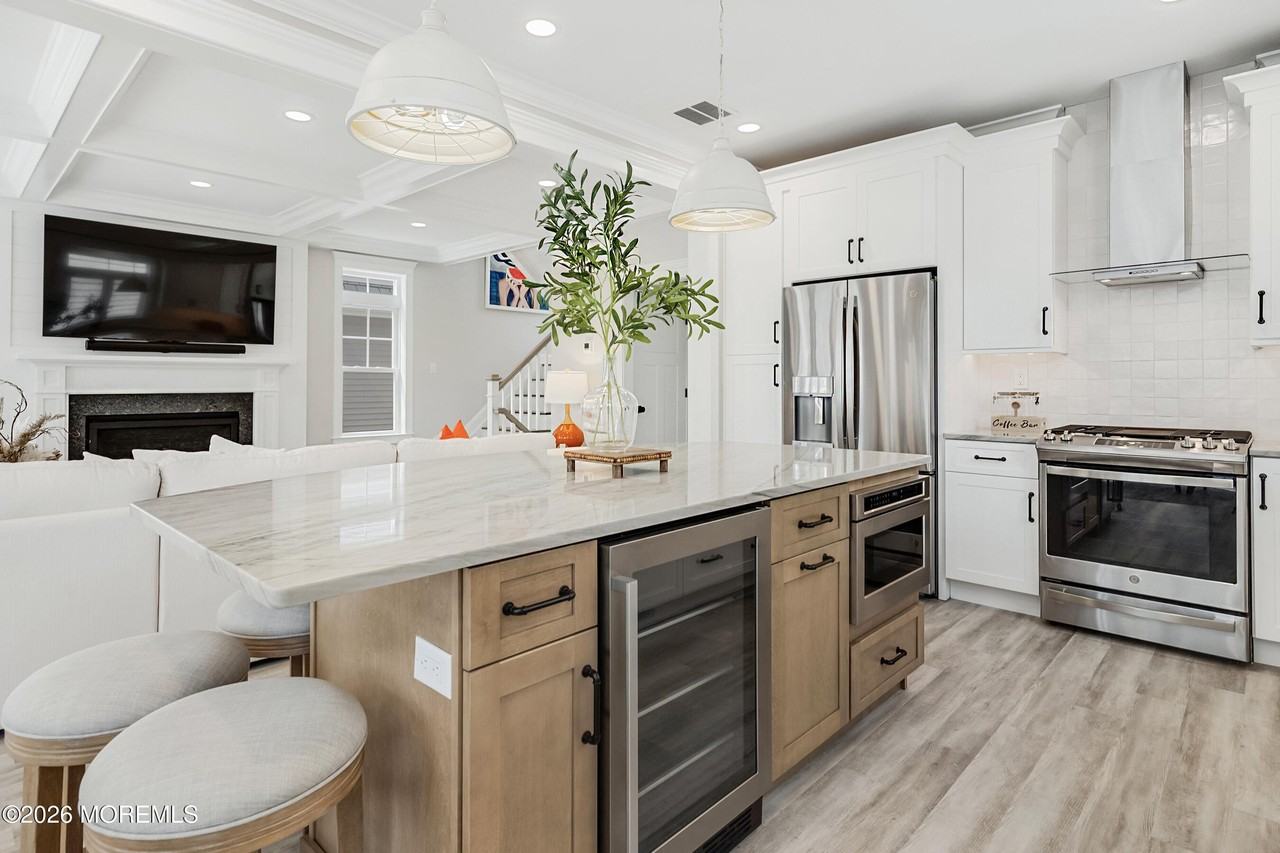 53 Fort Ave - Photo 5 of 50