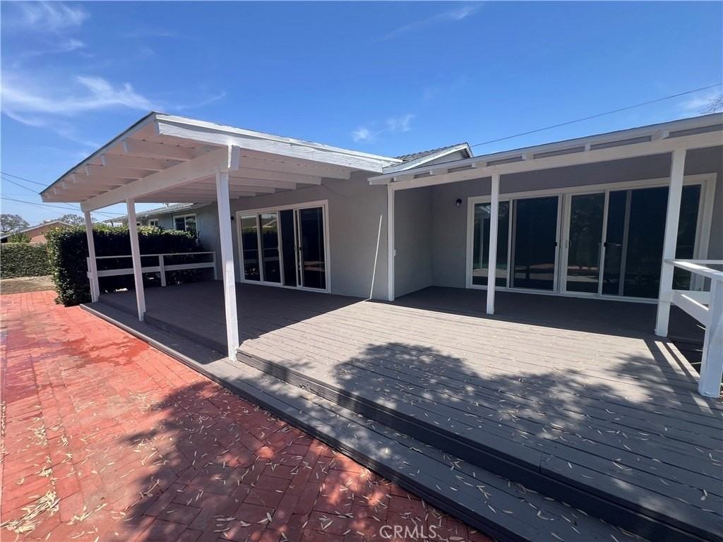 909 S Echo Pl - Photo 3 of 20