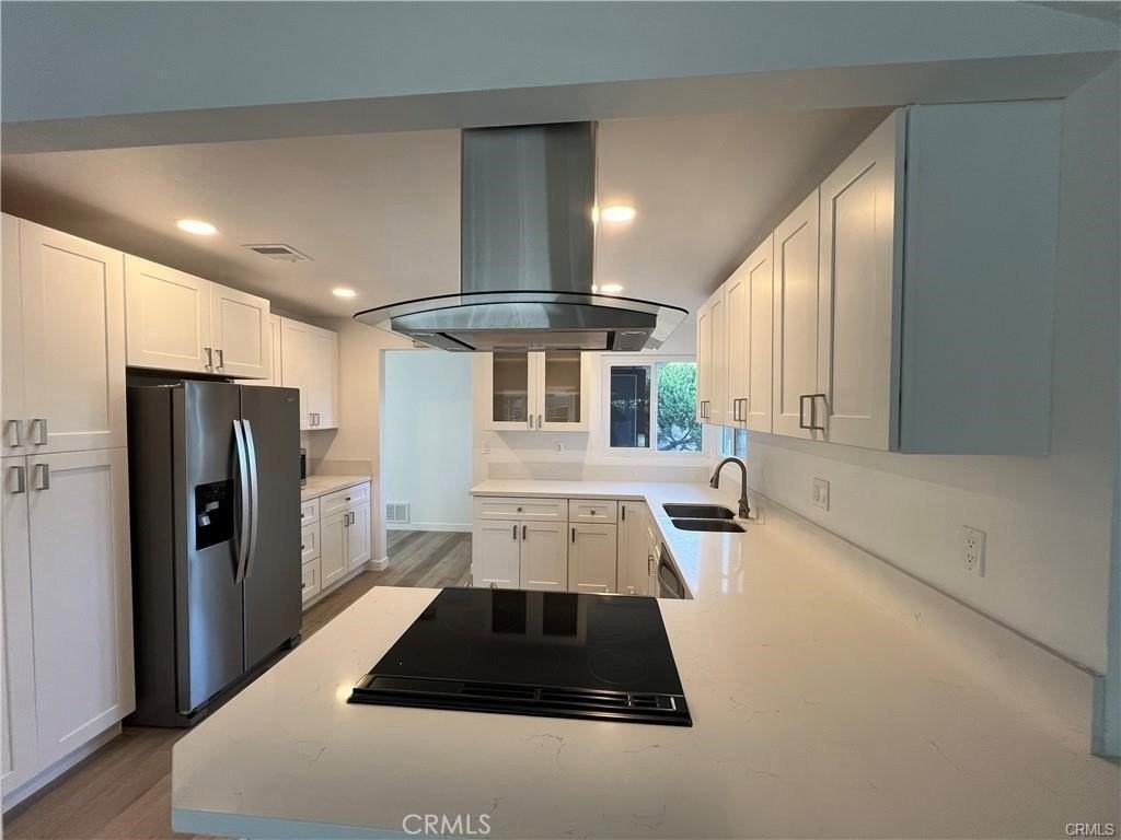 909 S Echo Pl - Photo 4 of 20