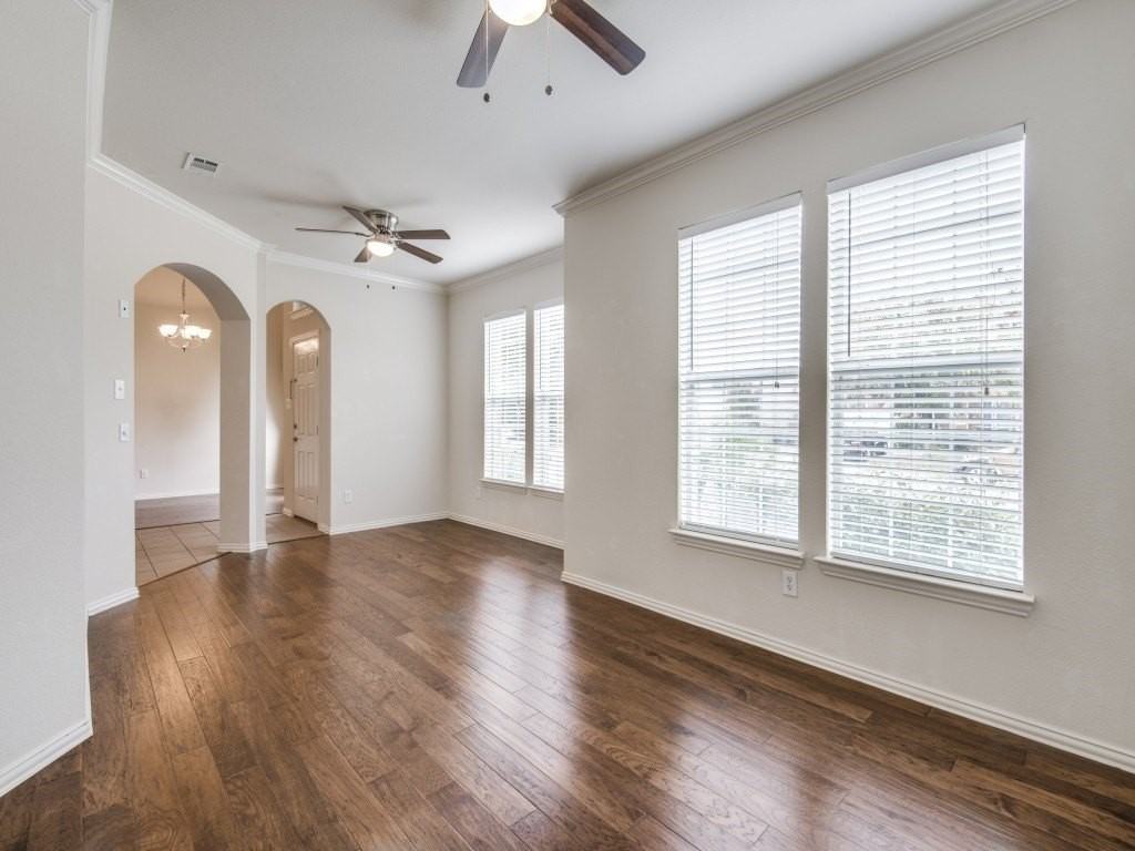 11699 Kingsville Dr - Photo 3 of 8