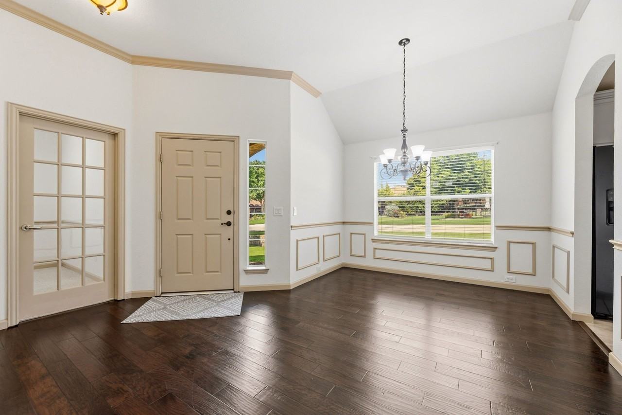 1312 Quaker Dr - Photo 5 of 34