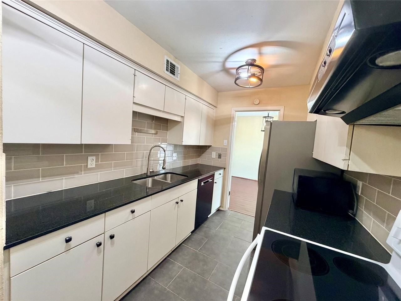 4933 Skillman St #247 - Photo 6 of 16