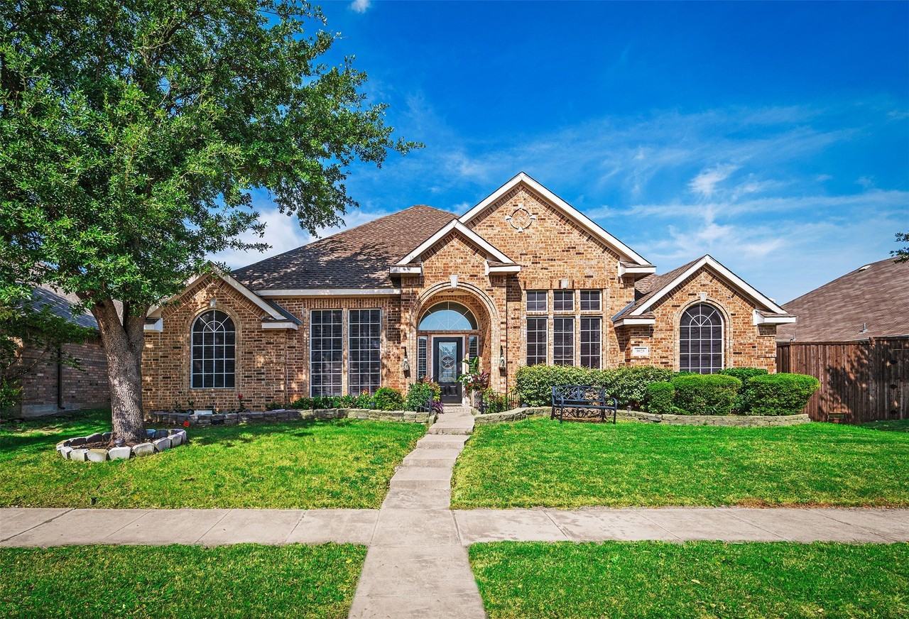 5925 Legend Ln