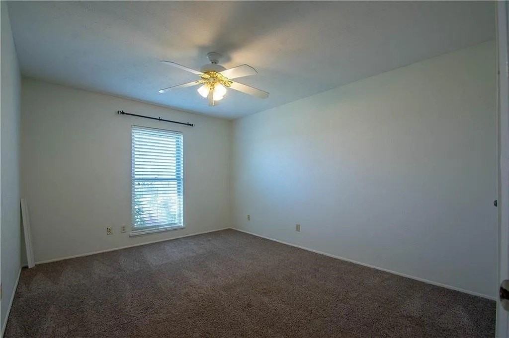 6500 Blue Ridge Trl - Photo 4 of 14