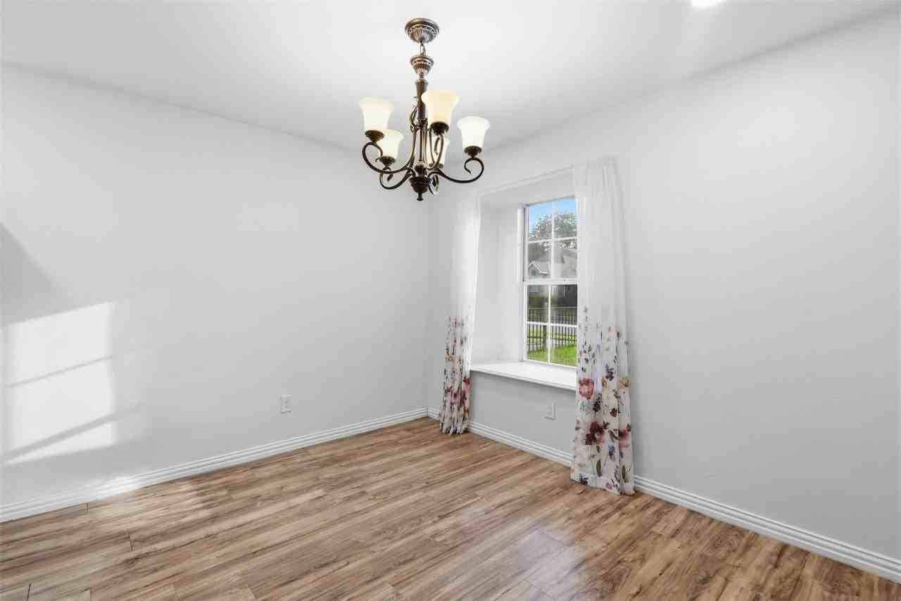 324 Crooked Ln - Photo 6 of 15
