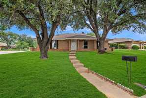 featured image of 6801 Penhurst Dr
