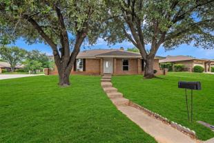 6801 Penhurst Dr - Photo 1 of 1