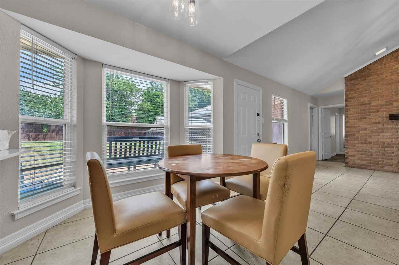 6801 Penhurst Dr - Photo 7 of 23