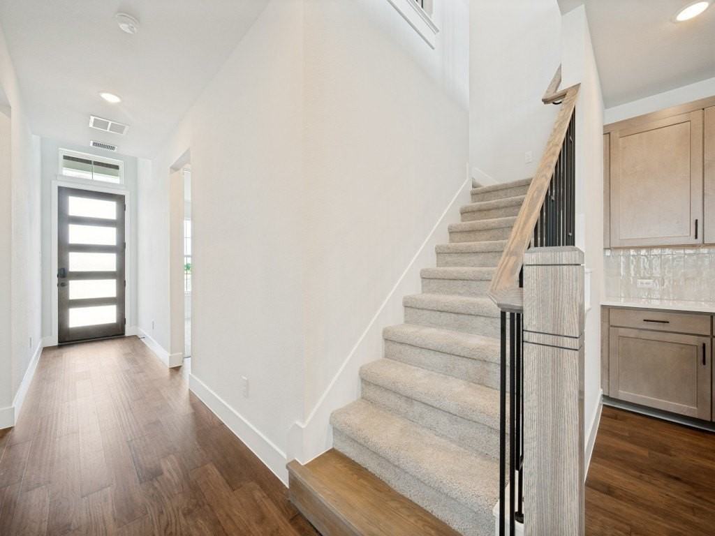7342 Farley St - Photo 2 of 25
