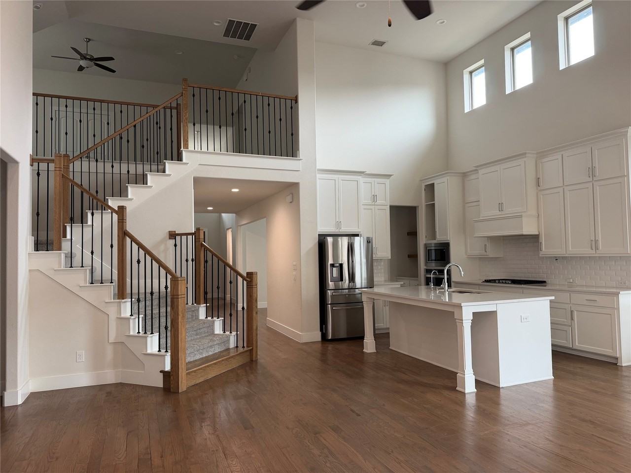 13389 Crestmoor Dr - Photo 2 of 23
