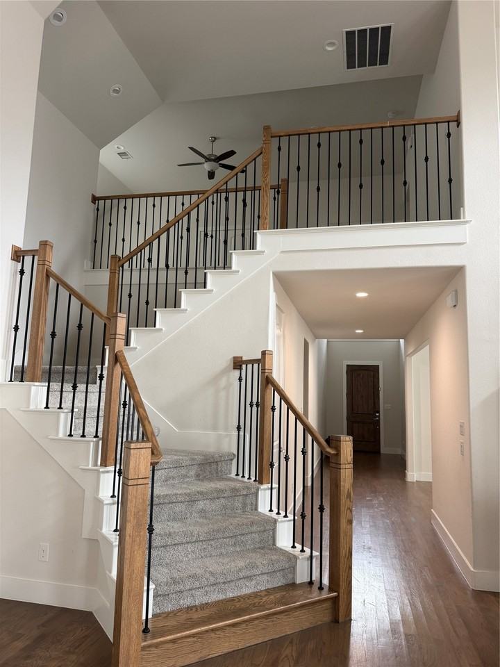 13389 Crestmoor Dr - Photo 3 of 23