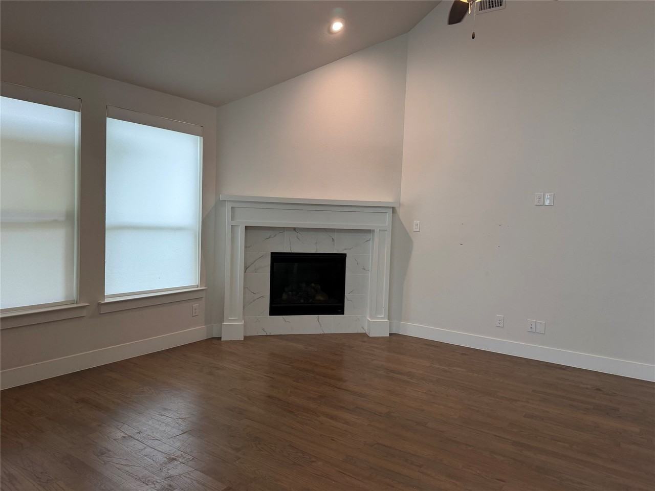 13389 Crestmoor Dr - Photo 5 of 23