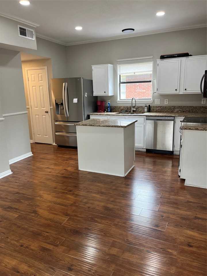 7836 Excaliber Rd - Photo 4 of 12