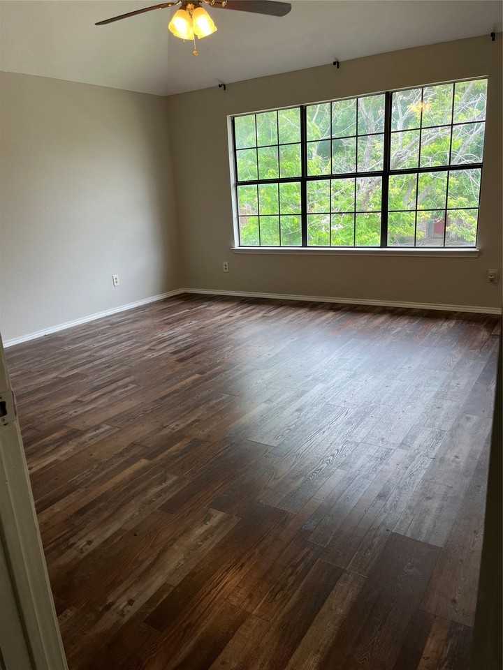 7836 Excaliber Rd - Photo 6 of 12